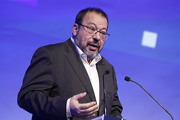 César Hernández, director general de Cartera Común de Servicios del Sistema Nacional de Salud y Farmacia.