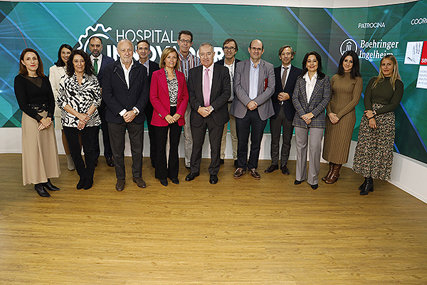 Foto de familia de la Jornada Hospital Innovador Reina Sofía.
