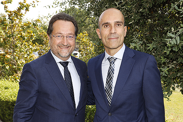 Fernando Prados y Ricardo López, director general de Sanitaria 2000. 