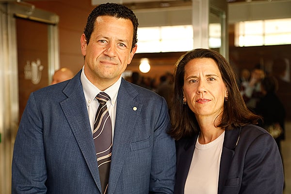 Manuel Sánchez, director de IdisCam; Beatriz Gallego, coordinadora de Proyectos de IdisCam.