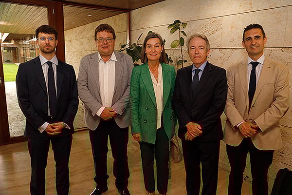 Carlos Llobregat, mánager de Novo Nordisk; Pablo Pérez, presidente de Fedop; Silvia Meije; Adolfo Ezquerra, director de Asuntos Públicos de Novo Nordisk; y Ricardo Cano, gerente de Acceso al Mercado de Novo Nordisk.
