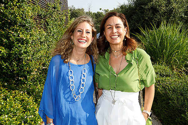 Gema Jiménez, directora regional de Ventas y Government Affairs de GSK; y Carolina Arroyo, directora de Marketing y Publicidad de Organon. 