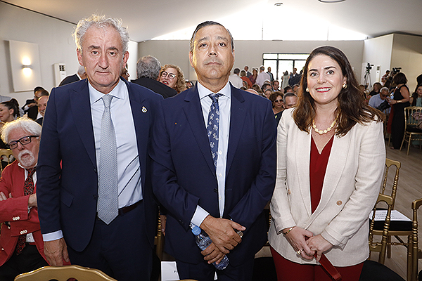 Tomás Cobo; Óscar Castro; y Ofelia de Lorenzo 