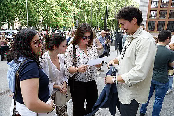 Amigos de los nuevos FIR.