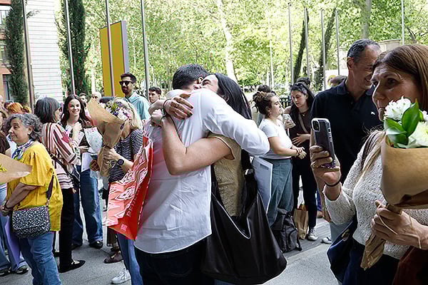 Ambiente a la salida del Ministerio de Sanidad.