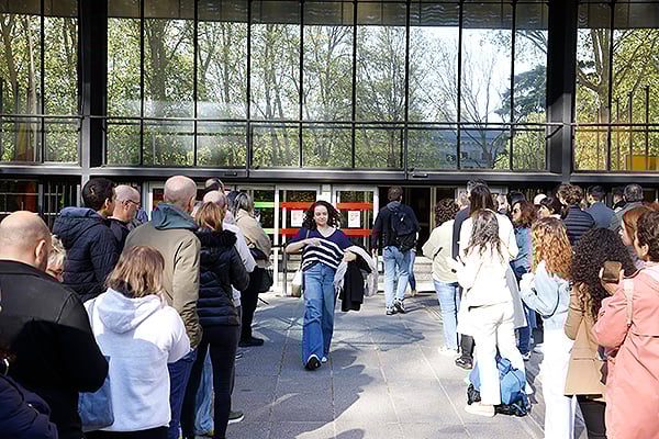 La expectación era máxima a las puertas del Ministerio de Sanidad