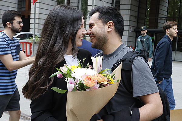 Las muestras de cariño por parte de familiares han estado presentes en todo el día.