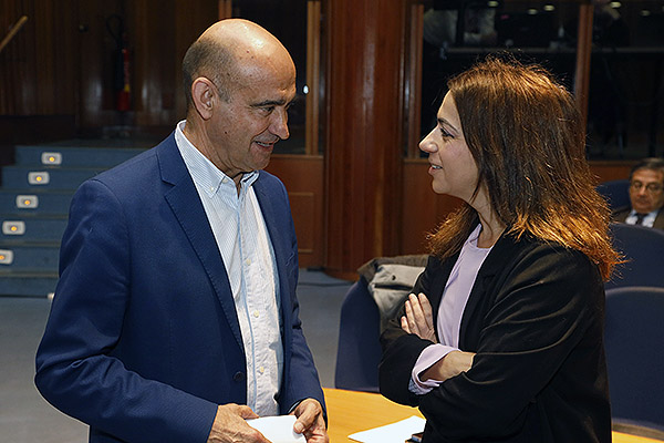 Tomás Castillo, vicepresidente 1º de la Plataforma de Organizaciones de Pacientes, charla con Silvia Calzón.