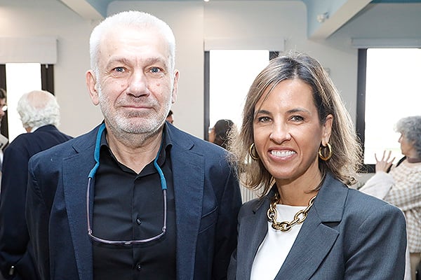 Emilio Vargas Castrillón, jefe de servicio de Farmacología Clínica del Hospital Clínico San Carlos; y Elena Casaus, secretaria general de Aeseg.