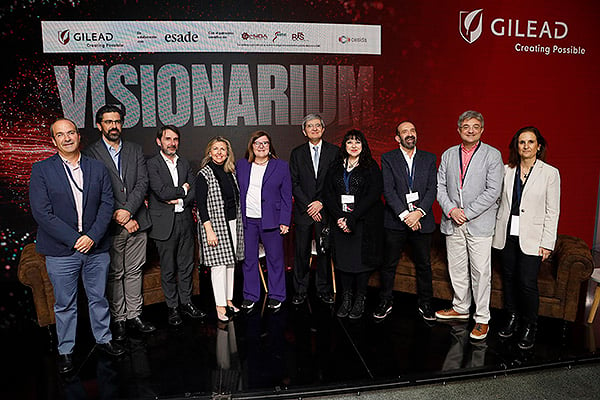 Foto de familia de la presentación de Gilead de su HUB de innovación VISIONARIUM en colaboración con Esade.