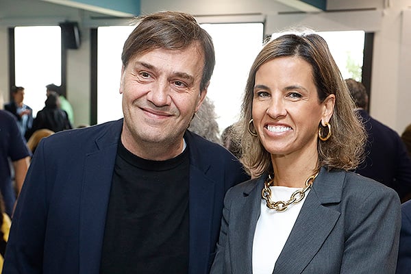 Rafael Borràs, Corporate Affairs & Market Access Senior Director de Teva Pharmaceuticals; y Elena Casaus.