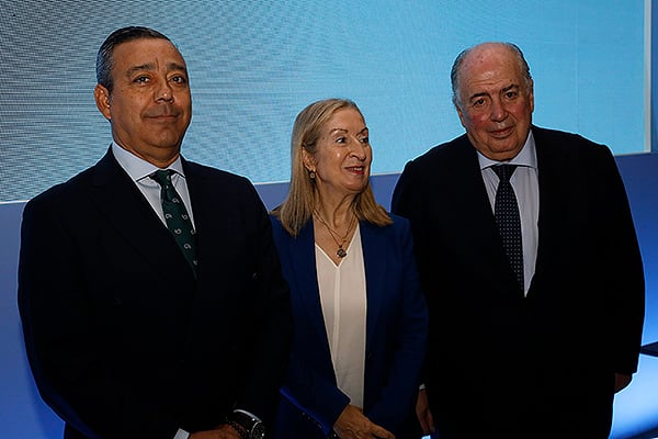 Óscar Castro, Ana Pastor y Ricardo De Lorenzo.