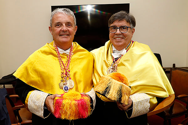 Los catedráticos Manuel Bravo Pérez y  Manuel Alfonso Villa Vigil.