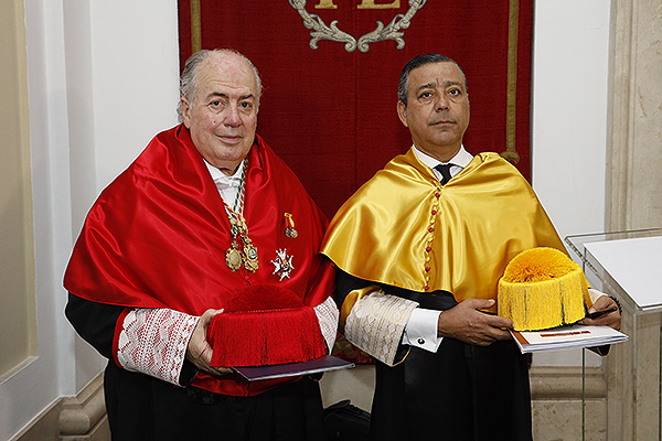 Ricardo De Lorenzo y Óscar Castro,  presidente del Consejo General de Dentistas de España.