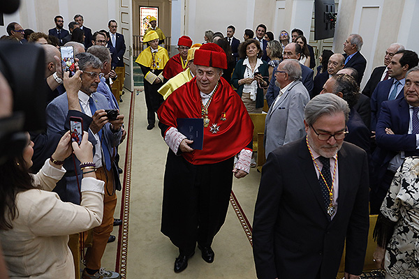 Ricardo De Lorenzo, en el acto de recogida de Medalla de Honor.