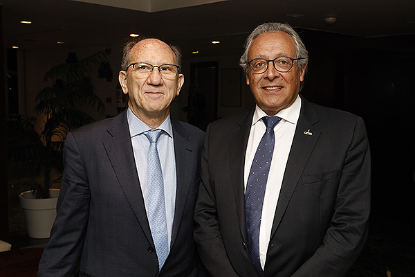 Javier García y Tomás Toranzo, presidente de la Confederación Estatal de Sindicatos Médicos.