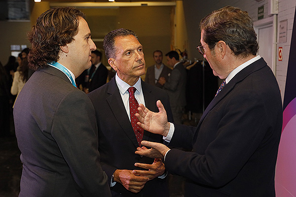 Pablo Crespo, secretario generla de Fenin; Jorge Huertas y Antonio Garamendi.