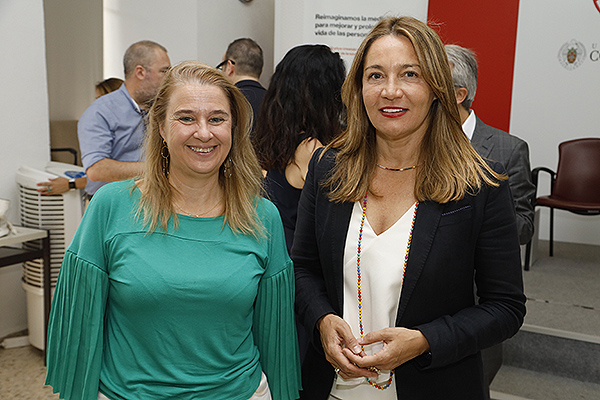 Natividad Calvente y Susana Solís, respresentante del Grupo Parlamentario Ciudadanos en el Parlamento Europeo.