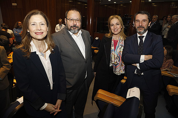 María Jesús Lamas, César Hernández, Beatriz Domínguez-Gil, directora de la ONT; y Cristóbal Belda.