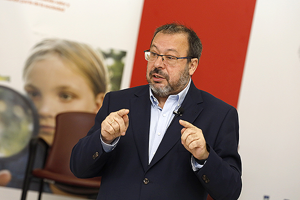 César Hernández, director general de la Cartera Común de los Servicios del Sistema Nacional de Salud y Farmacia.