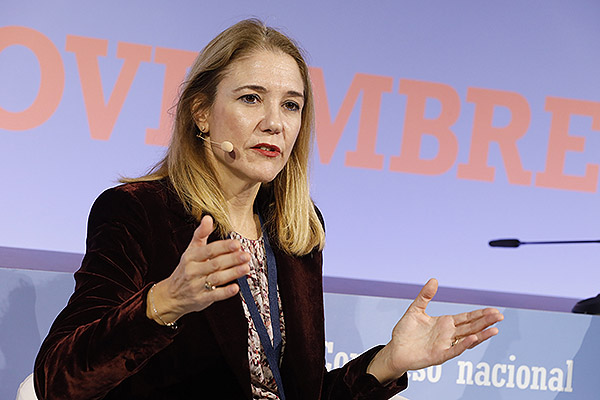 Ana Bosch Jiménez, directora del Departamento jurídico de FARMAINDUSTRIA.