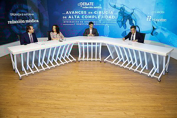 Aspecto de la sala durante el debate sobre los Avances en Cirugía de Ala Complejidad.