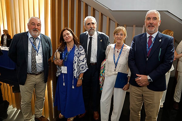José Ángel Pinedo, delegado de la oficina de Cantabria; Blanca Pérez, delegada de oficina de León; José Antonio Andiano, exdelegado de la oficina de La Rioja; Ana Madariaga, delegada de Baleares; y David González Montalvo, exdelegado de la oficina de León.