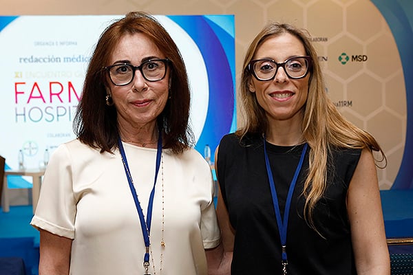 Inmaculada Ramírez, técnico Superior Adjunto de la Dirección General de Farmacia y Productos Sanitarios de la Consejería de Sanidad de la Comunidad Valenciana; y Marta Monedero, responsable de Farmacia Hospitalaria del Hospital Virgen de la Poveda.