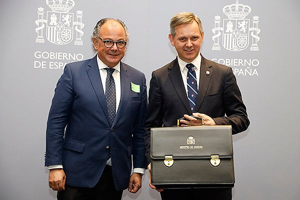 Ángel Luis Rodríguez de la Cuerda, secretario general de Aeseg, y José Manuel Miñones.