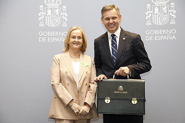 Margarita Alfonsel, secretaria general de Fenin, y José Manuel Miñones.