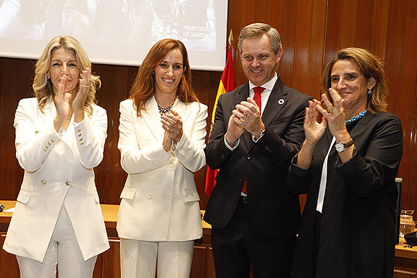 Yolanda Díaz, Mónica García, José Miñones y Teresa Ribera, ministra de Transición Ecológica y vicepresidenta tercera