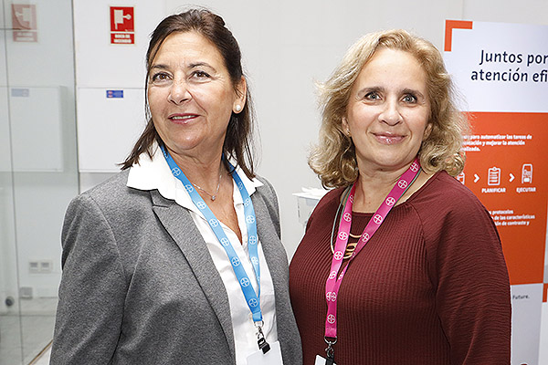 María Teresa Llorens, Key Account Manager en Cataluña y Baleares de Bayer; y Anunciación Poveda, Key Acount Manager de Radiologia de Bayer.