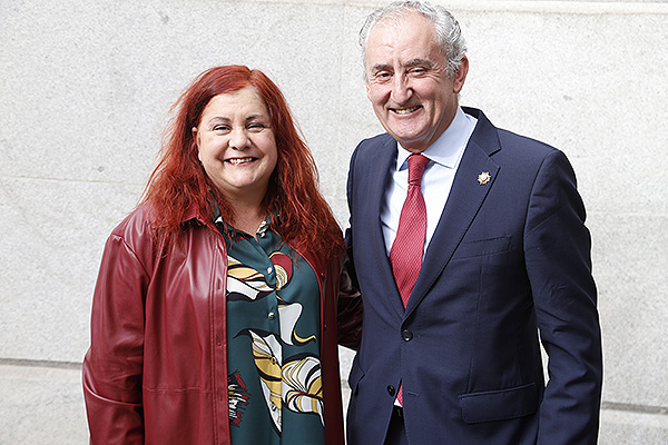 Celia Gómez, directora general de Ordenación Profesional del Ministerio de Sanidad; y Tomás Cobo.