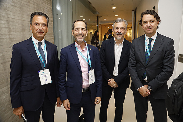 Jorge Huertas, Manuel Arellano, vicepresidente segundo de la Plataforma de Organizaciones de Pacientes, José Mnauel López, del Gabinete de la Ministra de Sanidad; y Pablo Crespo.