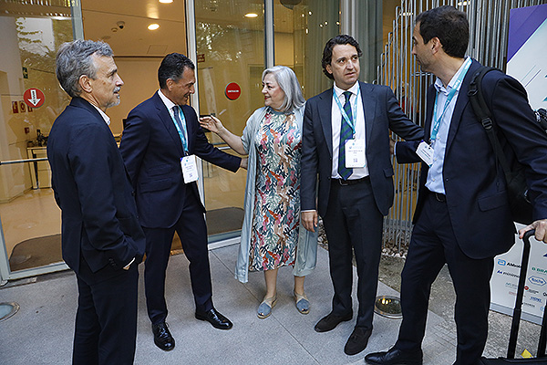 José Manuel López, Jorge Huertas, Lourdes López, vicepresidenta de Vecton Dickinson, Pablo Crepo y Javier Camps, Chief Business Officer at Urgo Medical.