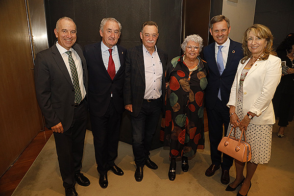 Hermann Schwarz, presidente del Colegio de Médicos de Alicante, Tomás Cobo, José María Borrel, presidente del Colegio de Médicos de Huesca, Carmen Solórzano, presidenta del Colegio de Médicos de Guipúzcoa, José Manuel Miñones y Mercedes Hurtado, presidenta del Colegio de Médicos de Valencia.