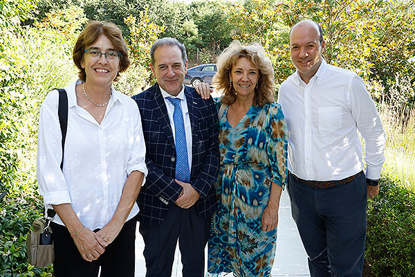 Carmen Martínez de Pancorbo, directora gerente del Hospital 12 de Octubre; José Nieves González, consejero delegado de la Agencia de Contratación Sanitaria y Director General de Gestión Económico- Financiera del Sermas; Andion Goñi, directora enfermera del Hospital 12 de Octubre y vicepresidenta de Ande; y Daniel Santos ,director de Gestión del Hospital 12 de Octubre.