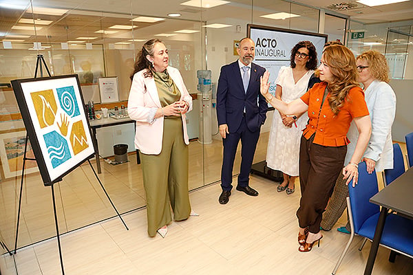 Fátima Matute en la visita guiada de la nueva sede Ilustre Colegio Profesional de Fsioterapeutas de la Comunidad de Madrid. 