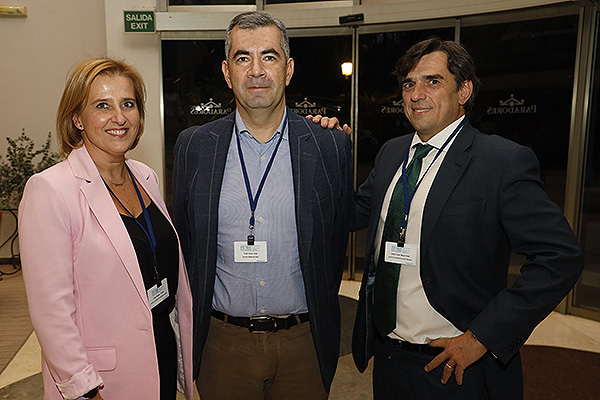 Yolanda López; Jorge Prado, consejero de Sanidad de Galicia, y Miguel Ángel Benito, del Servicio de Salud de Baleares.