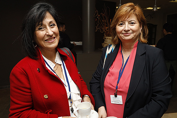Josefina Burguillos, coordinadora de Programas de Incapacidad Temporal de la Consejería de Salud de Andalucía y Silvia Torres.