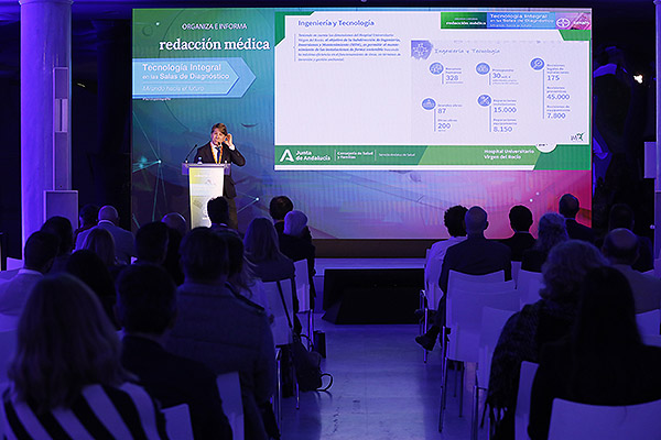 Aspecto de la sala durante la presentación de José Luis Arjona sobre el acuerdo marco de suministro de equipamiento para el diagnóstico por la imagen: experiencia en el Servicio Andaluz de Salud. 