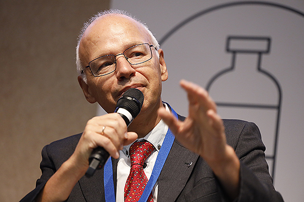 Manuel Martínez Sellés, jefe de Sección de Cuidados Cardiológicos Agudos del Hospital Universitario Gregorio Marañón y presidente en Ilustre Colegio Oficial de Médicos de Madrid (ICOMEM).