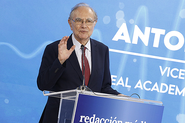 Antonio Campos Muñoz, vicepresidente de la Real Academia Nacional de Medicina
