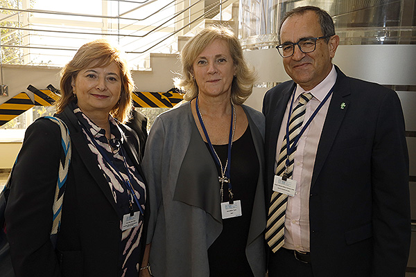 Silvia Torres, directora general de Planificación, Formación y Calidad Sanitaria y Sociosanitaria de la Consejería de Salud de Extremadura; Teresa García; y Francisco Javier Chacón, director general de Planificación Económica del SES.