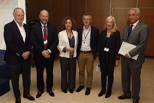 José María Pino, presidente-editor de Redacción Médica; Alberto Jara, María Isabel Baena, Luis Carretero, Estrella López-Pardo y Diego Vargas.