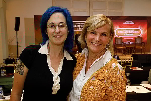 Marta Carmona, portavoz de Más Madrid en la Comisión de Sanidad de la Asamblea de Madrid; y María Neira.