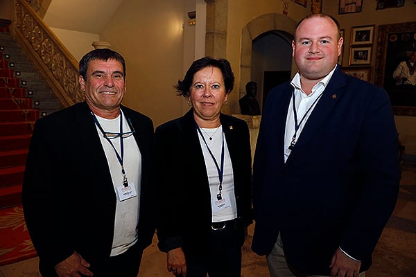Jesús Puente, Portavoz del Partido Socialista en la Comisión de Sanidad de las Cortes de Castilla y León; Elena Lete y Ander Añibarro.