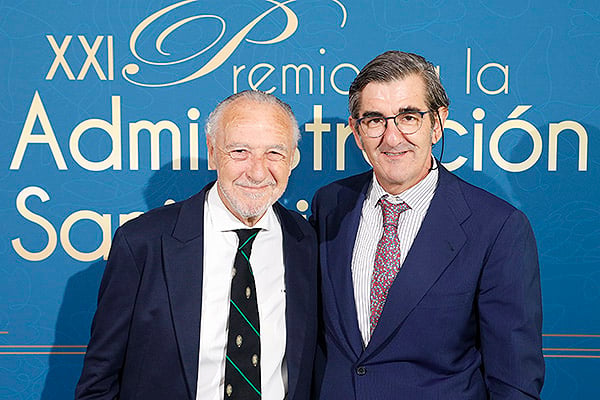 José María Pino, expresidente de Redacción Médica; y Juan Abarca Cidón.