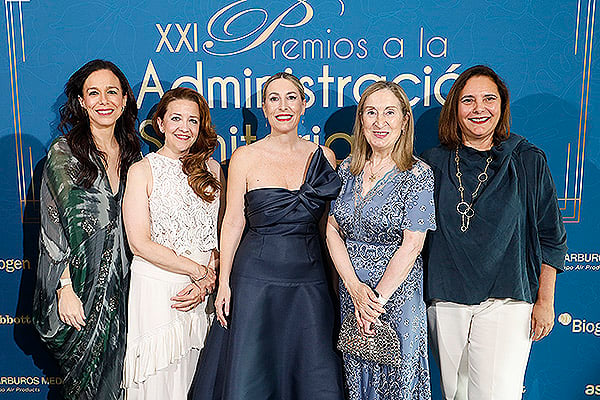 Sara García Espada, Fátima Matute, María Guardiola, Ana Pastor, exministra de Sanidad; y Manuela García.