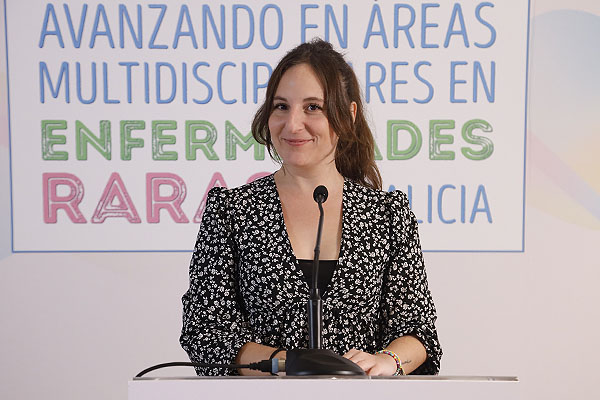 Elena Gonzalez, presentadora del evento. 
